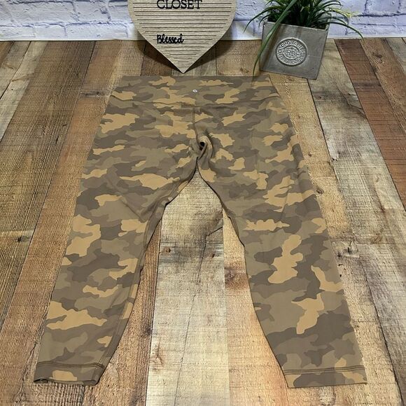 Lululemon Align High-Rise Pant 25"
Heritage 365 Camo Beige Multi size 18 - Picture 2 of 15